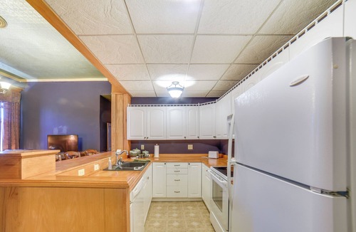 Yankton Apartment | Yankton Apt: 1 Mi to Mount Marty University!