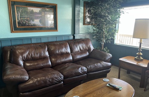 Clay County House | Year Round Lakeside Suite on Lost Island Lake