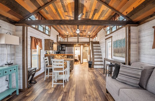Alexander City House | Yellowhammer by Wind Creek
