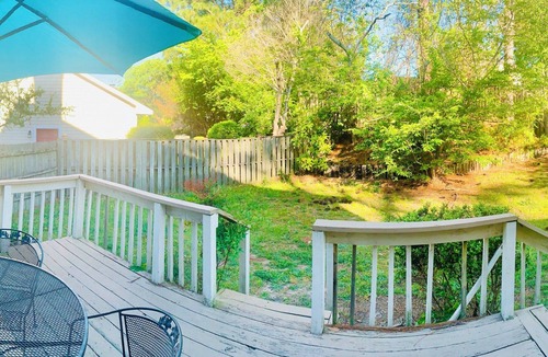 Westover House | ⁂Your Cozy Home-Minutes to Base, 15min to Downtown ⁂
