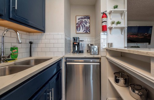 Midtown - Westport Apartment | Your Extended Stay Haven in Kansas City