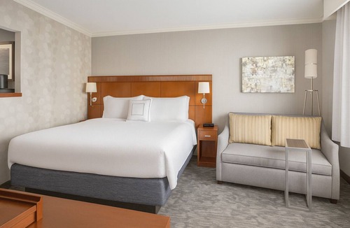 Tinton Falls Hotel | Your Gateway to Jersey Shore Adventures! Pet Friendly Property with Starbucks!