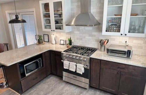Northeast House | Your Happy Place | 4BR + Parking | Sleeps 8