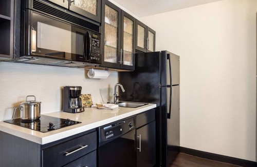 Linthicum Heights Hotel | Your Home Base for Exploring Charm City! Fully-equipped Kitchen, Pets Allowed!