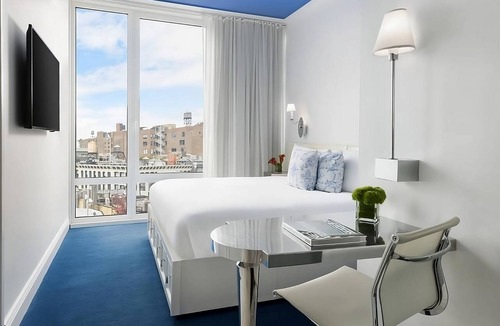 SoHo Hotel | Your Relaxing Getaway Awaits! Pet-friendly, Close to Elizabeth Street Garden