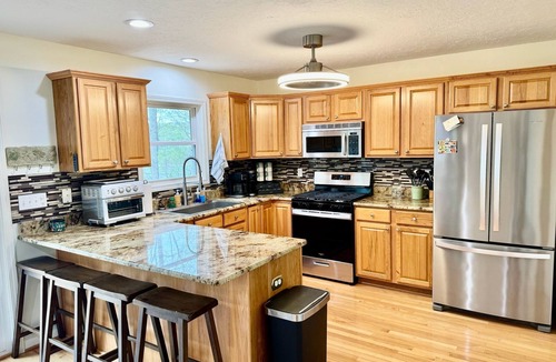 Pittsville House | Zen at Marker 10~ Lakefront Home with Hot Tub!