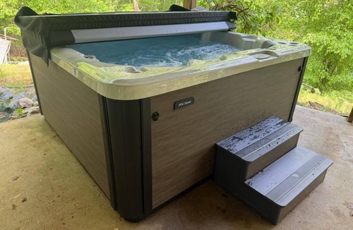 Pittsville House | Zen at Marker 10~ Lakefront Home with Hot Tub!