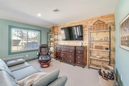 1 Mi to Campus: Modern Tulsa Home w/Private Yard