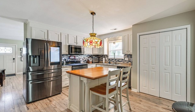 < 1 Mi to River & Downtown Belmont: Cozy Cottage
