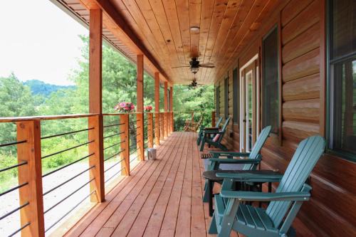 1 Mi to Watauga Lake! Modern & Rustic Mtn Hideaway
