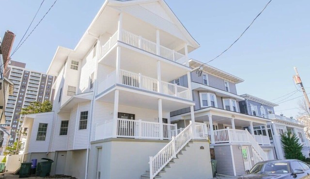 10BED/2.5 BA Bartram Beach Retreat