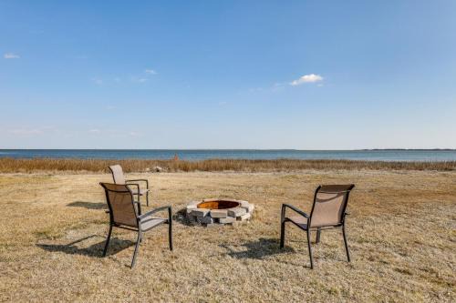 11 Mi to Chincoteague: Atlantic Home w/Decks!