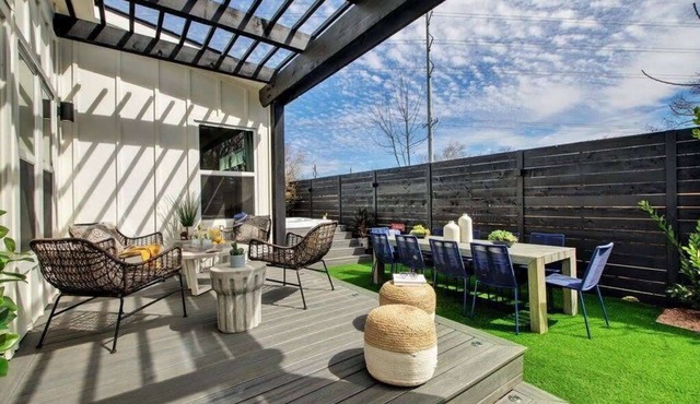 13BR East Austin Home | Hot Tub & Open Living