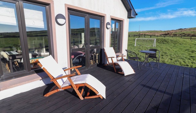 2 OCEAN VIEW, family friendly in Doonbeg, County Clare in Doonbeg