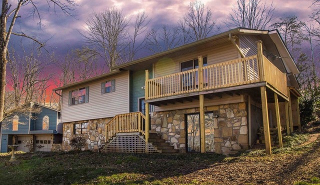 2 Spacious Homes near Knoxville - 6BRs, sleeps 16