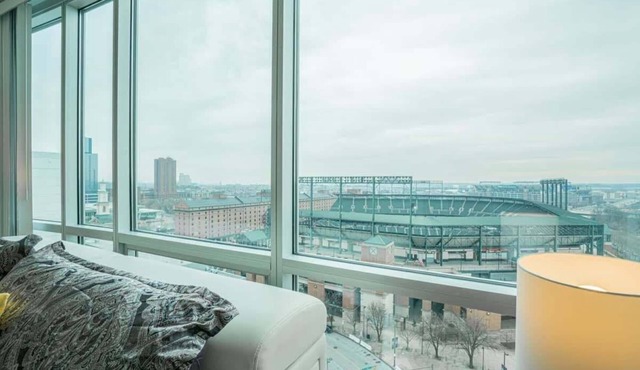 2BR Furnished Apartment in Baltimore Downtown by RedAwning