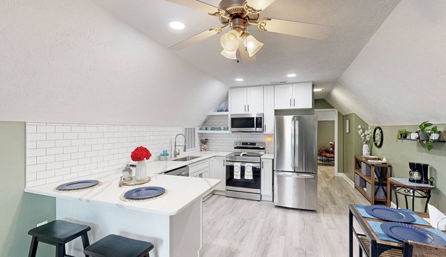 2nd-floor Unit w/Shared Pool, Playground & Gym