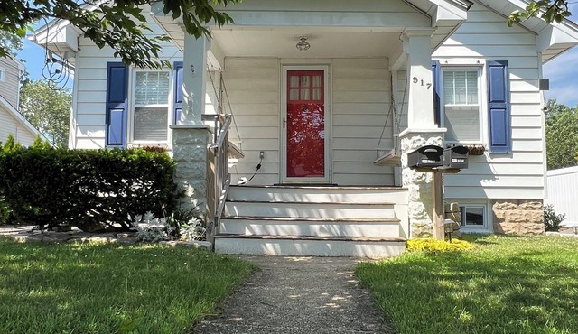 3 Bed 1.5 Bath Bungalow w/Central Air within 5-10 minutes of the Bay Head Beach