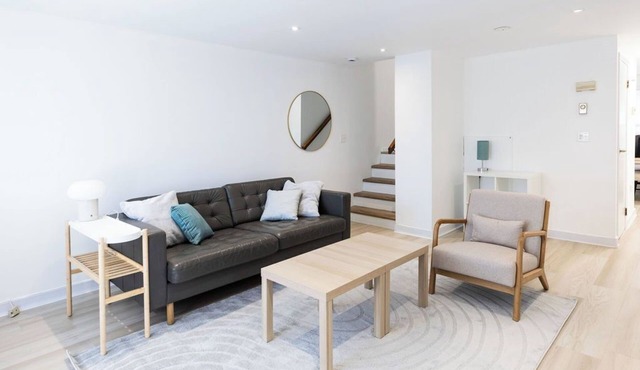 3 bed 1.5 bath in-unit washer, dryer and 50 inch TV
