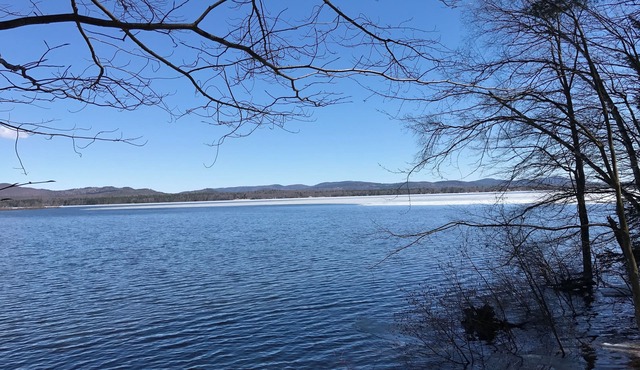 3-bed cottage on Ossipee Lake with dock space. August 23 through LaborDay 2025. in Ossipee
