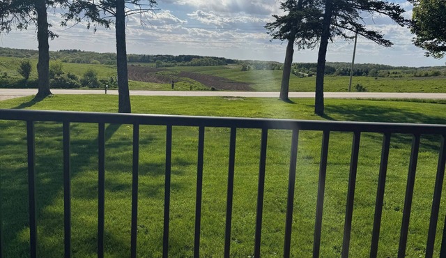 3 Bedroom Scenic Ridge Retreat - Minutes to Backbone State Park