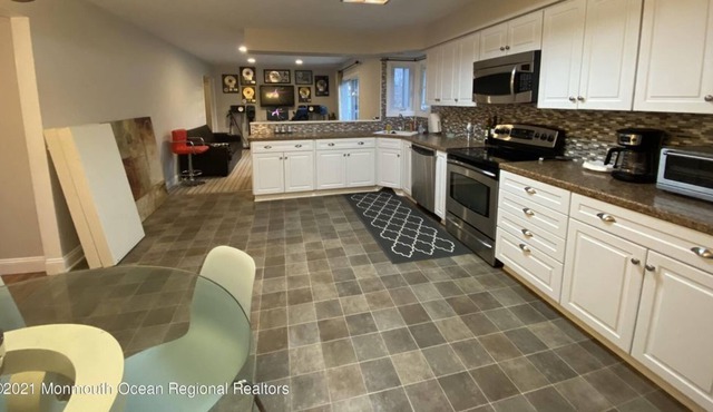 3 Bedroom Single family 341985 by Houzlet