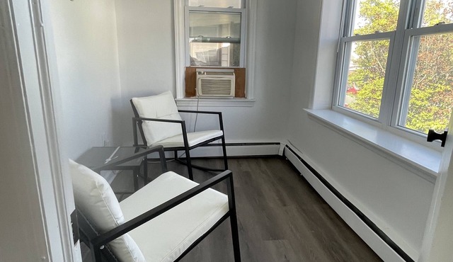 3 Blocks From The Beach Just Renovated 3 Bdrm Plus Den