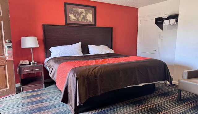 3 Full Beds Non-Smoking