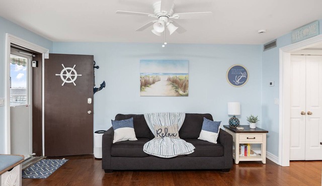 300ft to the Beach Central A/C, Linens & Towels, Beach Badges & Gear Included