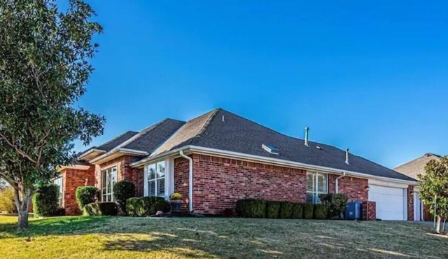 3BD 2Bath Sleep 8 Tornado shelter Whole home Safe Area