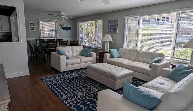 3br 2ba centrally located on the island. Family-owned for over 35 years!