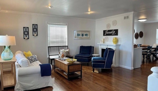 3BR Near Belmar Beach ,4 Beach Passes , Beach Chairs, Chef’s Kitchen, Grill