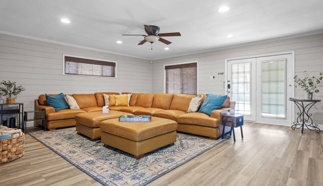 4 bedroom + game room with shuffleboard