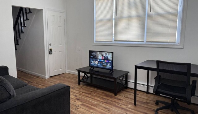 4-bedroom house, NYC bus 1-block away, MetLife Stadium Major international sporting event 30 minutes
