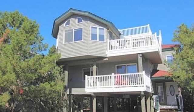 4 Bedroom Ocean Side Home in Barnegat Light!