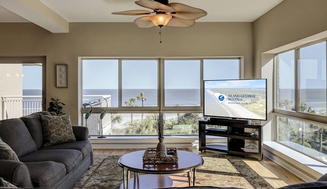 424 Captains Walk has panoramic ocean views located in Palmetto Dunes.