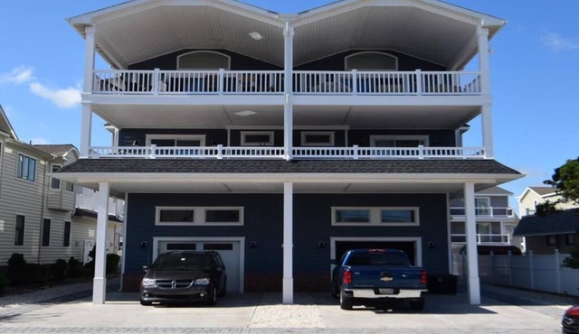 5 Bedrooms Plus Bonus Room, Elevator, & Block and a Half to Beach!