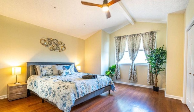 529 Farmingdale Rd SE MTR · 〚Treehouse Cottage〛- Storybook 3 Bedroom Home!