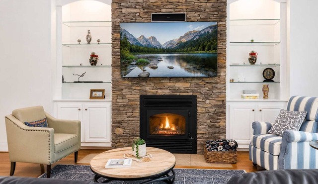 5BR Gated Estate - Lake Views, Ping Pong