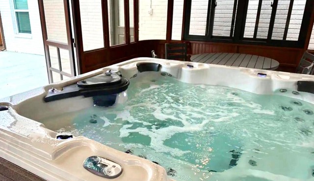 5BR Sleeps 12 Hot Tub, 5 Baths #COL