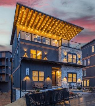5BR Smoky Mtn Cabin Pool, Rooftop Lounge, Theater & Waterpark