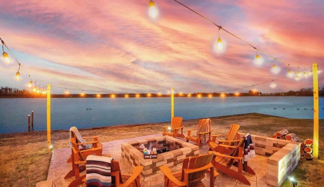 6 Bed, 180°View, Beach, Sleeps 16, HotTub, Game Rm