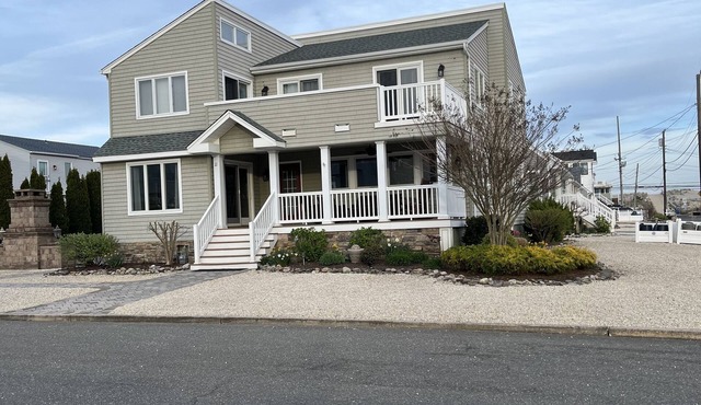 6 Bedrm, 3 Full Baths, Sleeps 15, Steps 2 Beach, Patio with Fireplace, Fr Porch