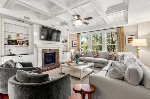 6016 Maritime Villa by Akers Ellis Rentals
