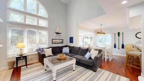 7618 Huntington Villas