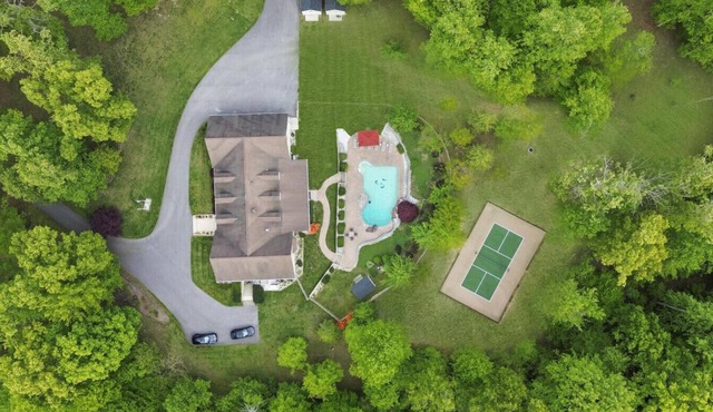 8,000 Sq Ft Luxury Estate Near Annapolis | Sleeps 32 | Pool, Theater & Pickleball