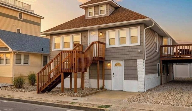 8 bedroom, 3 full bath, Ocean Block