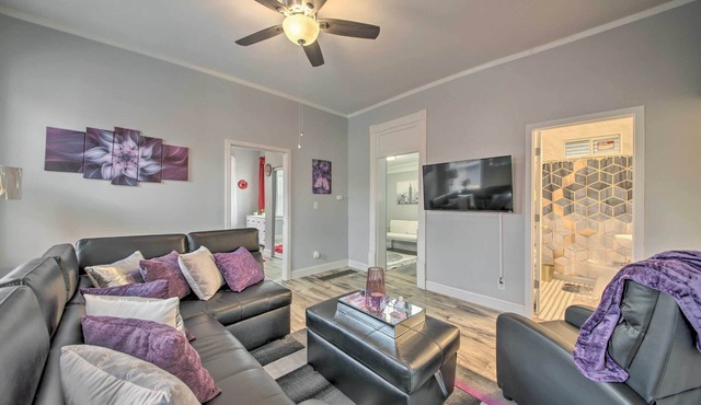 9 Mi to Dtwn: Vibrant St Louis Home!