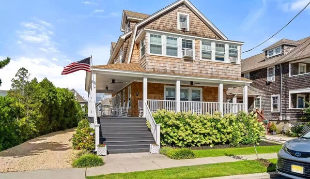 A block to Beach and 2 to Bay: Cozy 2-bedroom Condo, Bay Head, New Jersey Shore