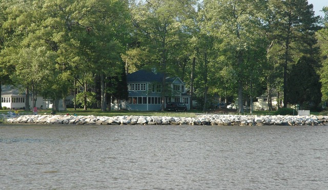 A quiet, family retreat home on the Chesapeake Bay, south of Annapolis MD